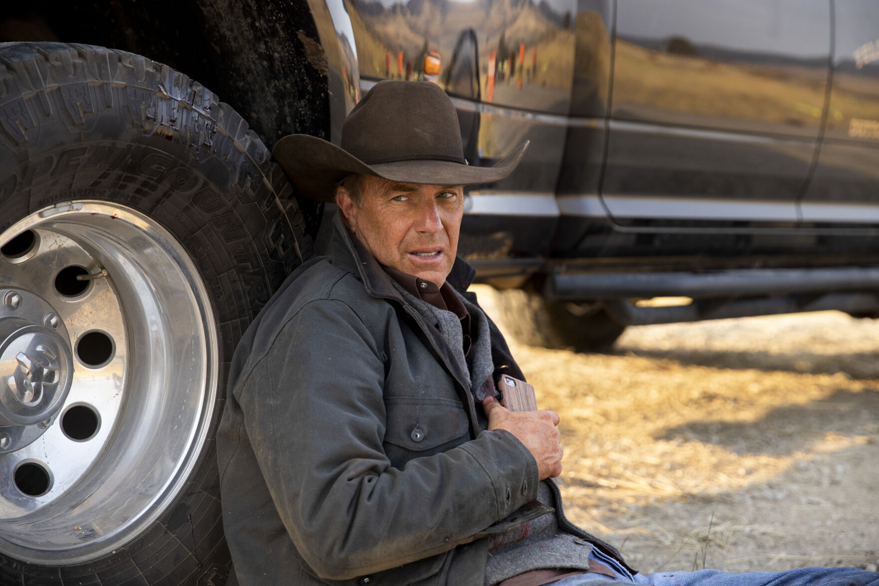 LIv Ent Unscripted Yellowstone 1 U24.jpg